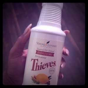 THIEVES Household cleaner